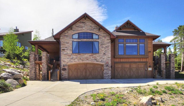 Lofty Fox Villa, Magnificent Views, Hot Tub