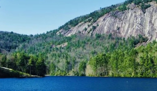 Lovely Mountain Villa-Close to Amenities-Walk to Fairfield Lk