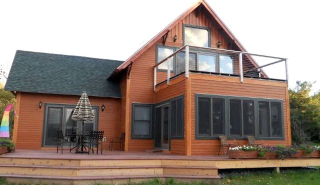 Lovely Pet-Friendly Cabin Rental with a Dock on Lake Champlain, Vermont
