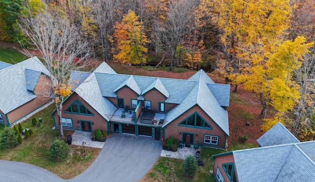 Luxe Mountain Home | River, Cranmore and Downtown!