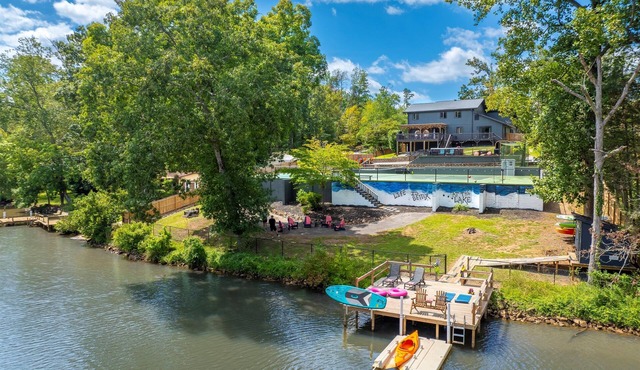 Luxe Private Lakefront-Heated Swimspa, Pickleball/Basketball, Kayaks, Greenville