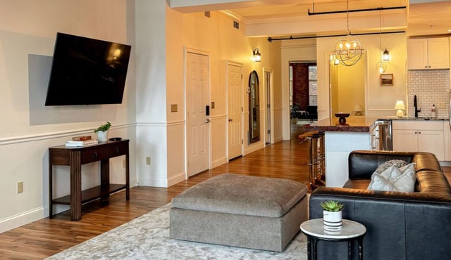 Luxurious 2 BR Loft
