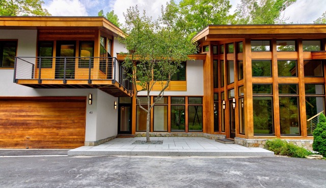 Luxurious Modern Home Steps to Gondola & Village