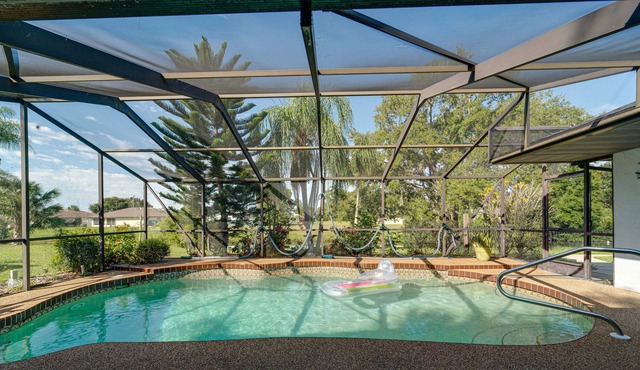 Luxurious Oasis ~ Heated Pool ~ Pets OK