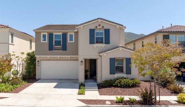 Luxurious Retreat – Minutes to Beaches, Legoland, Views & All San Diego Offers!