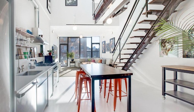 Luxury 3 bedroom Duplex Manhattan Skyline Vews