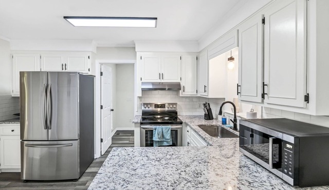 Luxury Cayce Getaway
