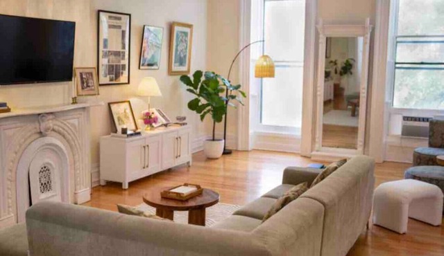 Luxury downtown apt.walk to Troy by Franklin plaza