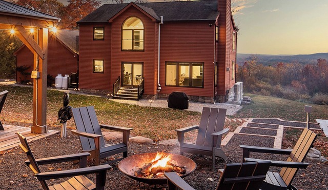 Luxury Escape with Panoramic Mountains Views