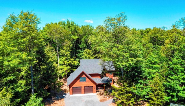 Luxury, Modern 4 Bedroom House with Full Basketball and Pickleball Courts!