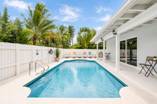Luxury Villa with Heated Pool close to Beach