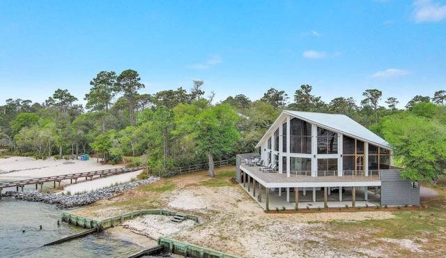 Luxury Waterfront Retreat | Designer Interior, Huge Deck & Private Boat Slip | BEACHBALL PROPERTIES