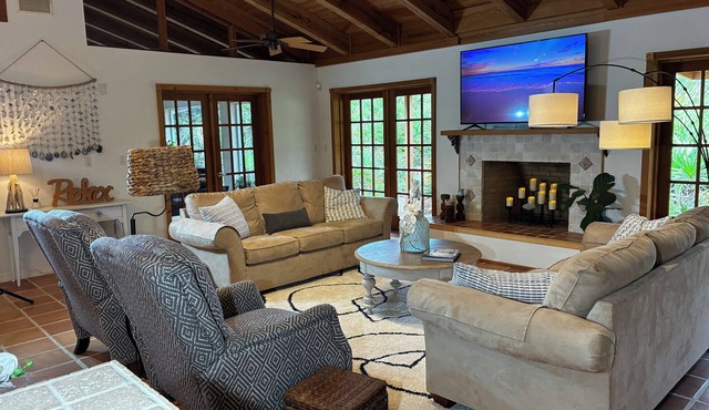 Manasota Beach Villa. Beautiful private 4 bedroom walk to Manasota beach home!