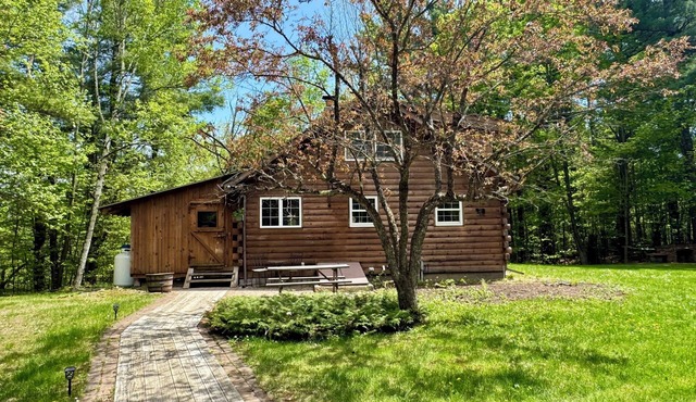 Maple Ridge Lodge - A peaceful Rustic getaway