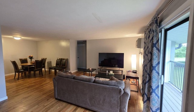 Marvelous 2-bedroom apartment with AC in lively Liverpool