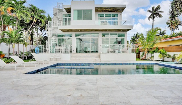 Miami Modern Waterfront House