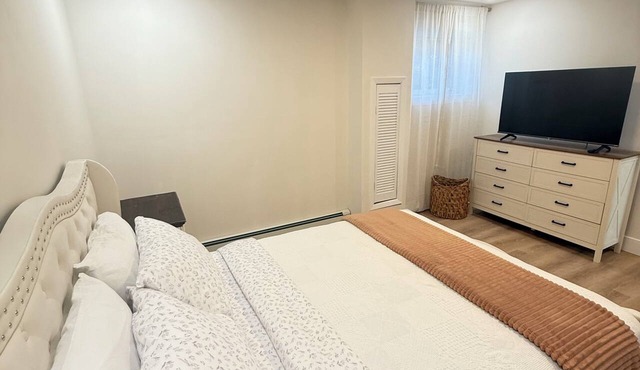 Modern 2BR apartment Elmont NY