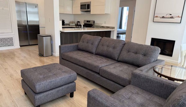 Modern & Bright 2BR Retreat/Prime Location Share Save