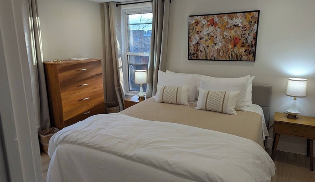 Modern Comfort. Enjoy this centrally located and stylish apartment!