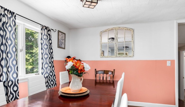 Modern Comforts in a Historic Queen Anne Victorian - Close to the Track and Park