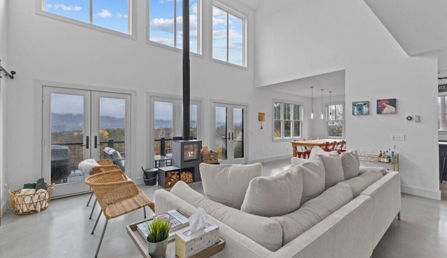 Modern, Peaceful Forest Getaway in Waterbury