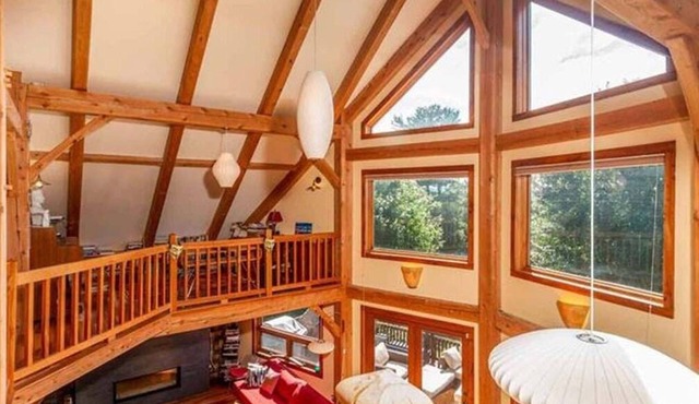 Modern post & beam, mountain views. Minutes from Lake Champlain, near Sugarbush