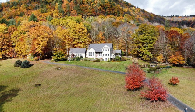 Modern private home 30 acres w/pool, river, billiards, & near 4 ski mtns
