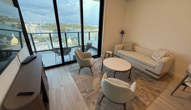 New 1Bed 2bath 20th floor amazing views