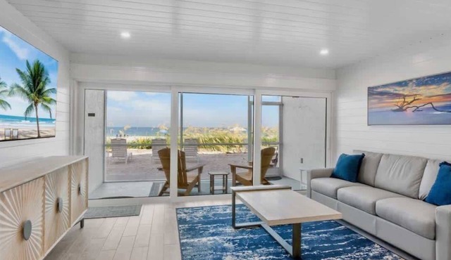 NEW!~ Beach Front/Heated Pool! Coconuts 107