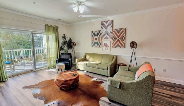 NEW - Large 2 BR at Magnolia Pointe with Nice Pools