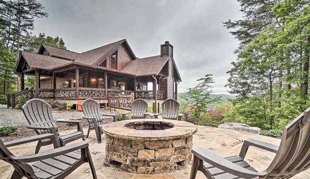 NEW! Mtn View Chalet w/ Hot Tub, Game Room + More!