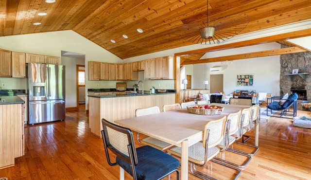 NEW: Multi-Generational Haven nr Roscoe