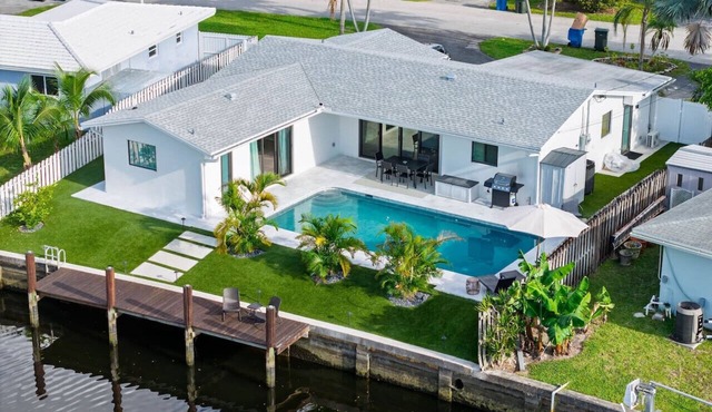 *NEW* Waterfront Modern Villa