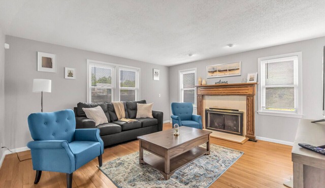North Haven Charm – 3BD Yale Retreat