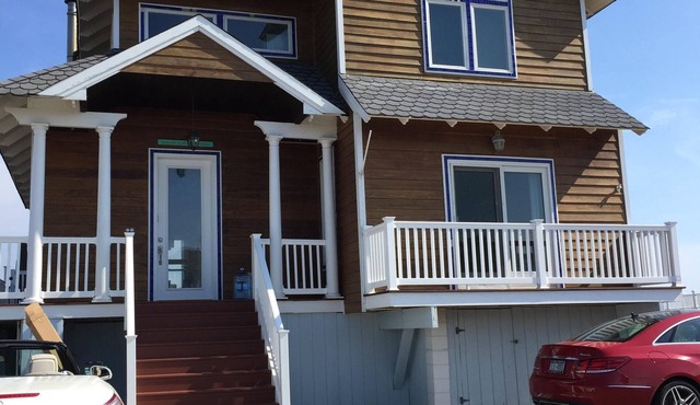 OCEANFRONT HAMPTONS GEM