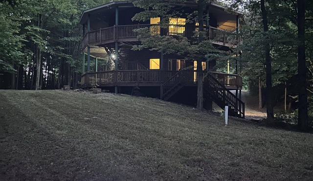 Octagonal Wine Country Lodge · Sleeps 10 · Game Room + 2 Fireplaces + Fire Pit
