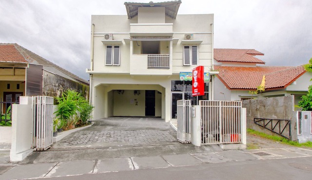 OYO 3083 D Kost 3 Syariah