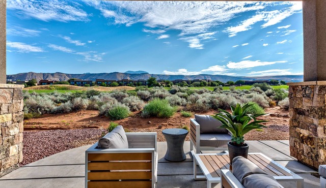 Panoramic Golf & Canyon Views - 3BR on the 18th