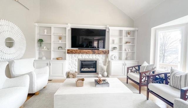 Panoramic Views from All 3 Floors - Sleeps 9 - Perfect for Groups & Families