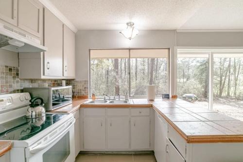 Parkhill Place- Mins from University of South AL