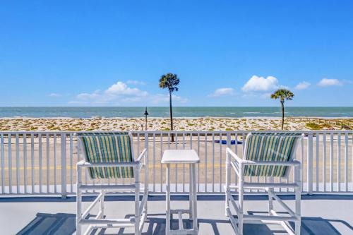 Pass-A-Grille Beach Retreat Unit 8
