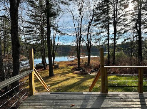 Peaceful Lake Cabin Near the Beach