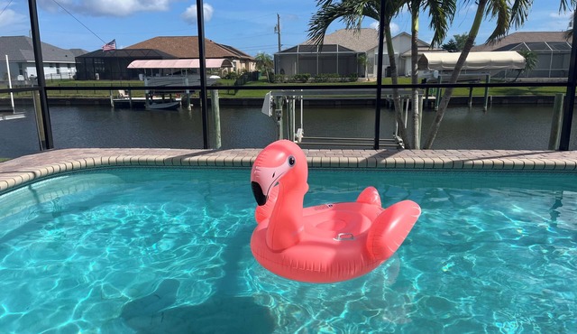 Peaceful pool home on a canal in South Gulf Cove-fishing-golf-pet friendly