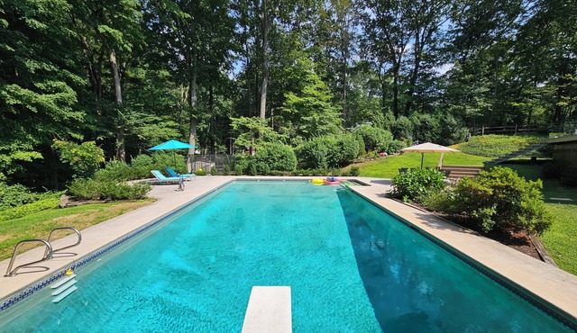 Peaceful Pound Ridge Summer Retreat w/Pool & 5 Bedrooms, 65 min to NYC