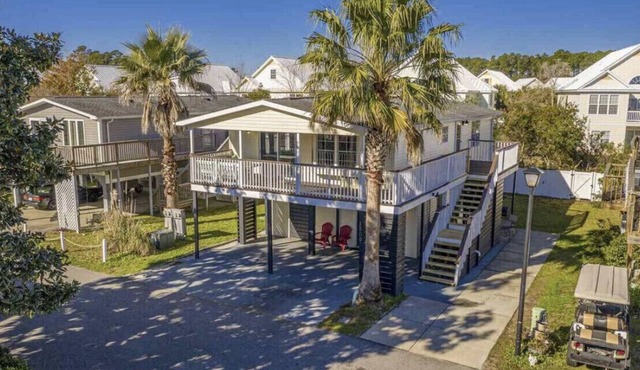 PET FRIENDLY - 2Bdrm/1Bath home in Oceanside Village! Close to Pool