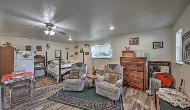 Pet-Friendly Libby Cottage w/Mountain Views!