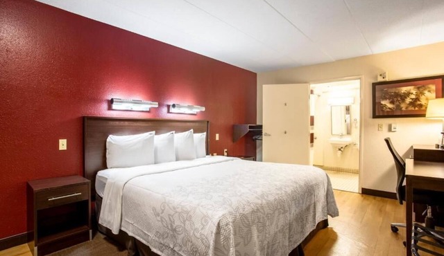 Pet-friendly Property with Free On-site Parking! Your Convenience at its Best!