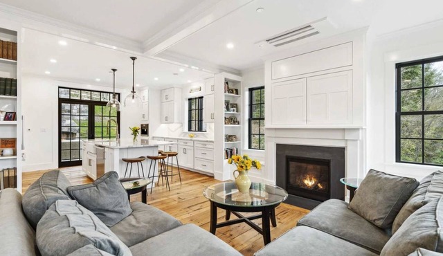 Plunge Pool, Elevator, Walk to Town - Watkins Farm