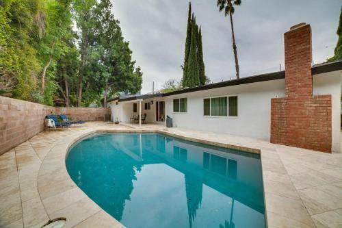 Poolside Relaxation: Luxe Encino Family Getaway!