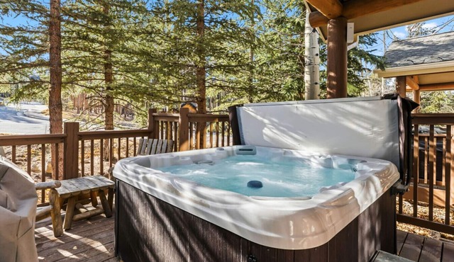 Premier Snowflake Lift Access | Updated Home w/Hot Tub & Pool | Walk to Town